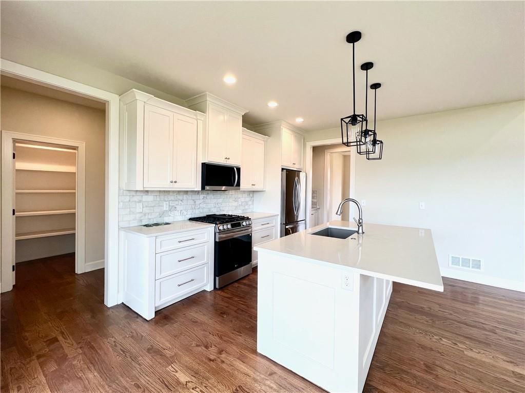 306 Stoneridge Court — photo 4