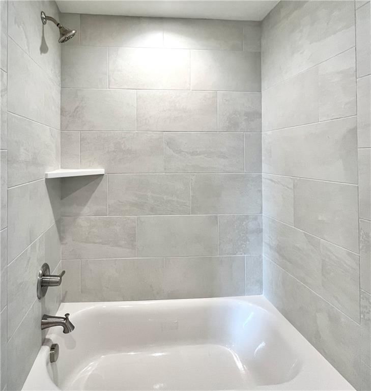 306 Stoneridge Court — photo 8