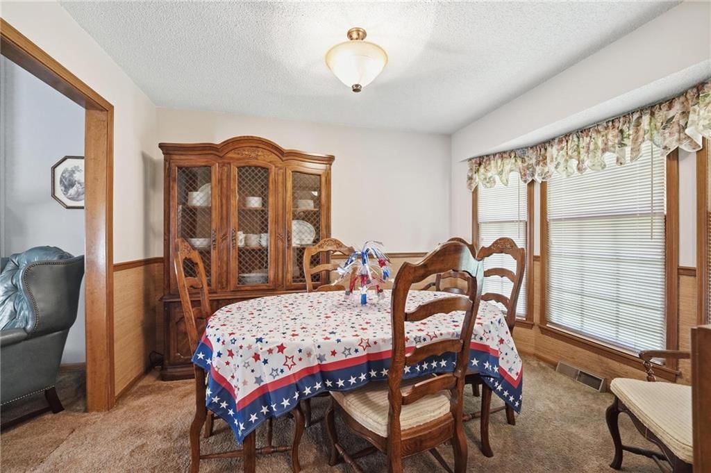 302 NE Noeleen Lane — photo 7