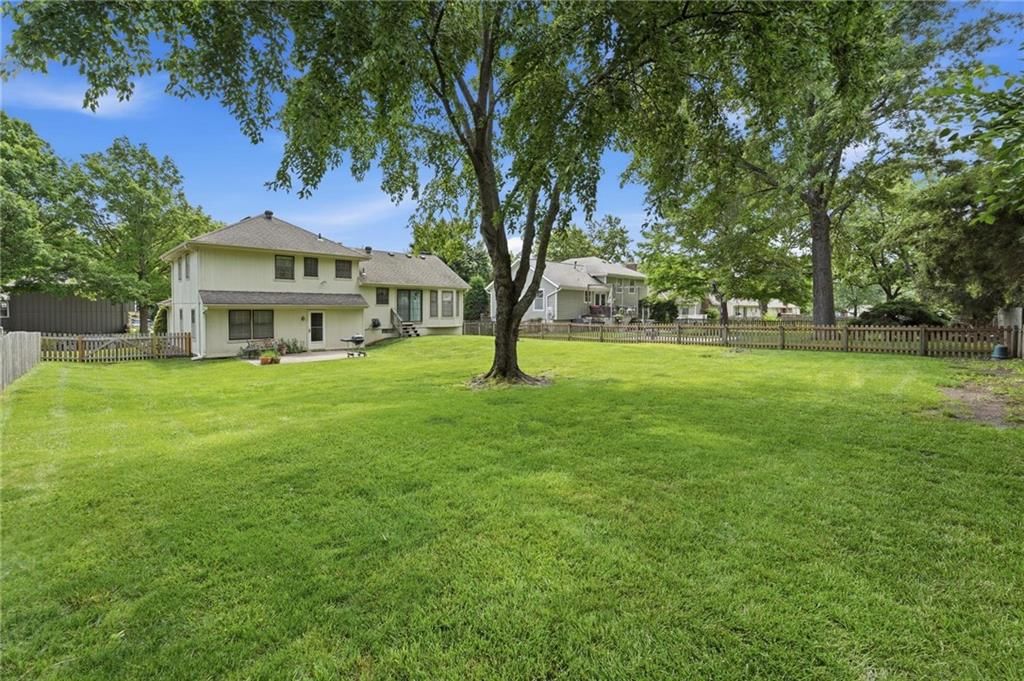 302 NE Noeleen Lane — photo 37