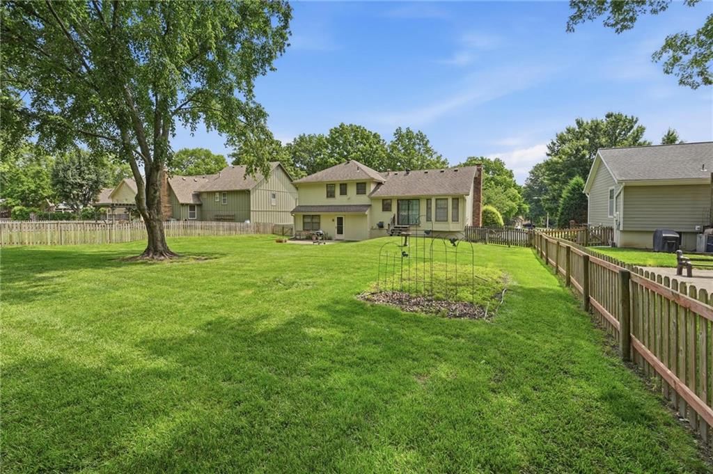 302 NE Noeleen Lane — photo 38