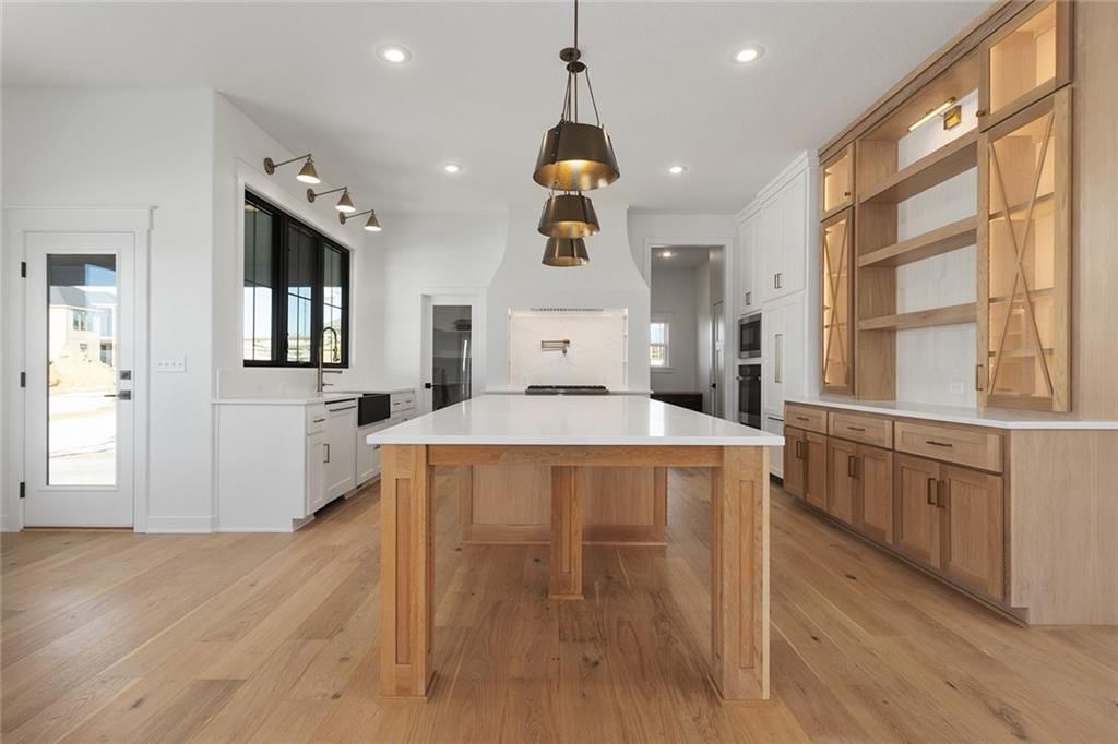 5695 Thousand Oaks Drive — photo 4