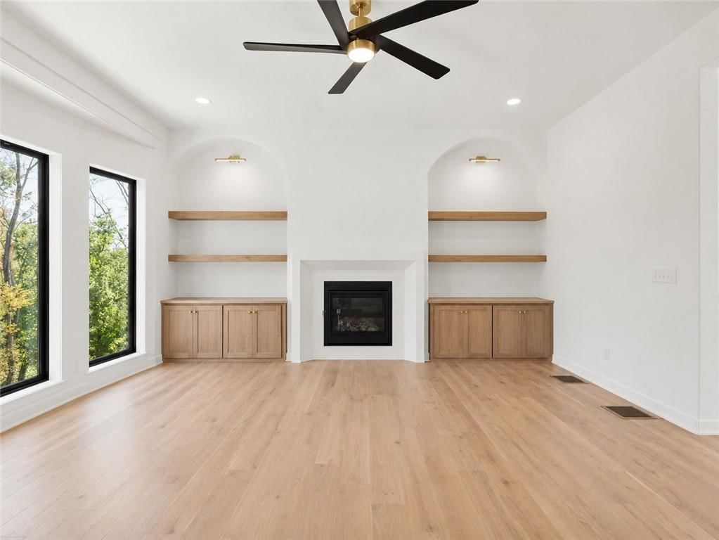 5695 Thousand Oaks Drive — photo 7