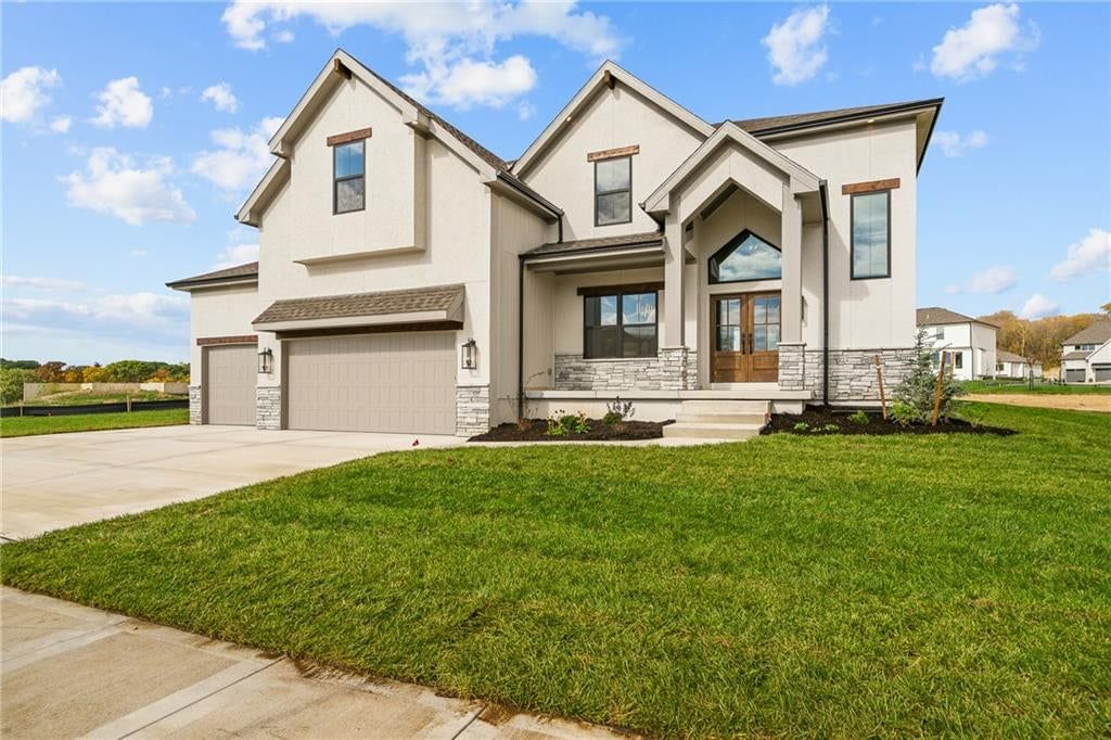 5695 Thousand Oaks Drive, Parkville, MO