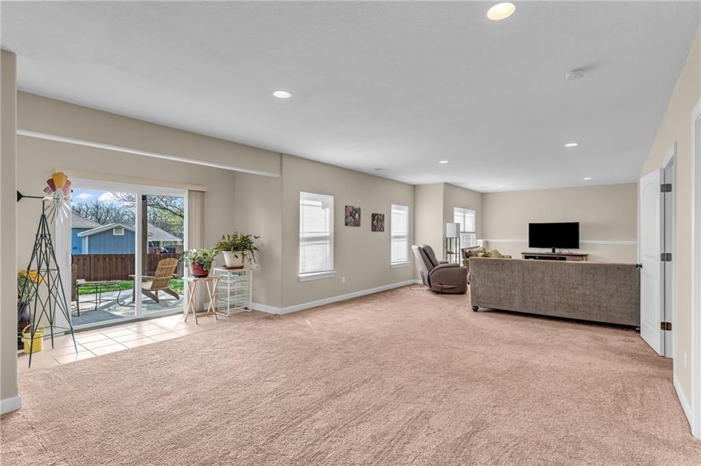 16657 Sandstone Circle — photo 36