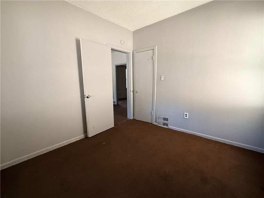2750 Lister Avenue — photo 9