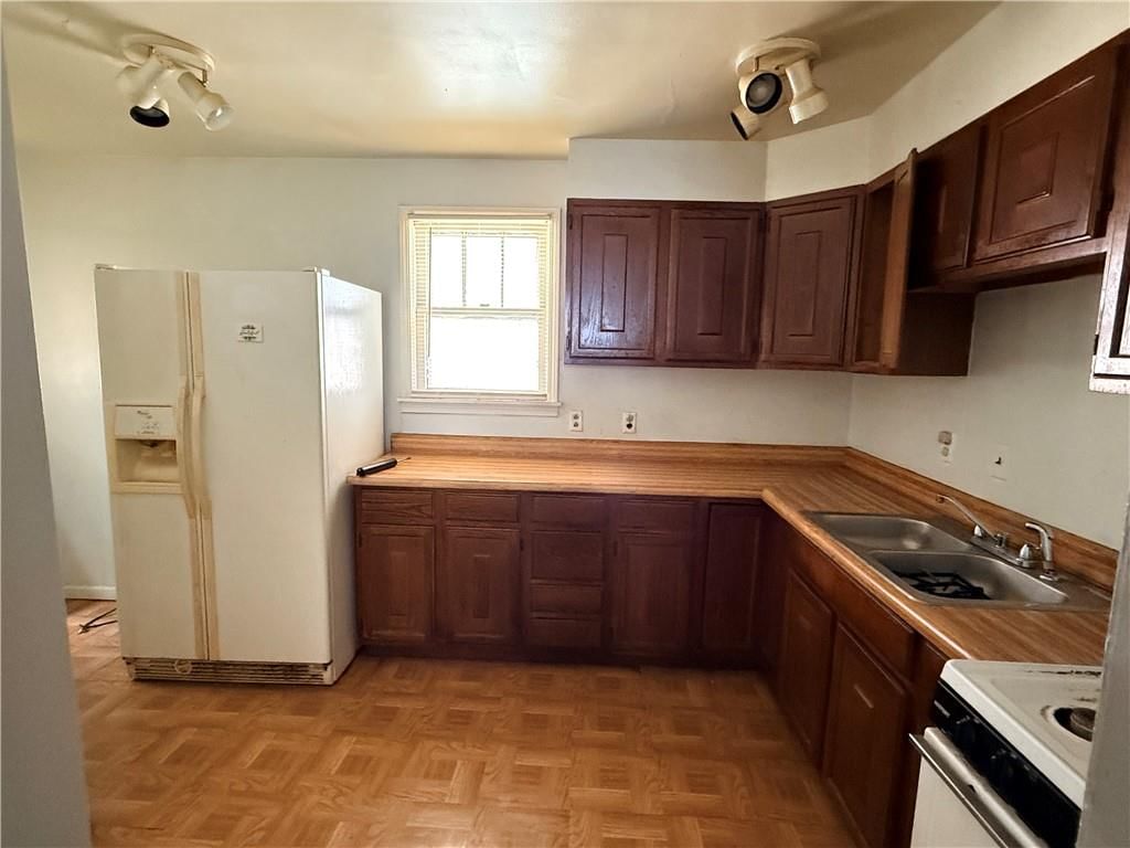2750 Lister Avenue — photo 20