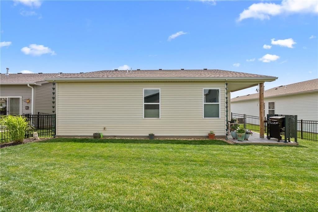 27116 E Sycamore Street — photo 40