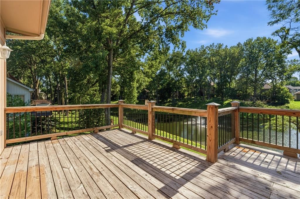 7809 N Revere Drive — photo 32