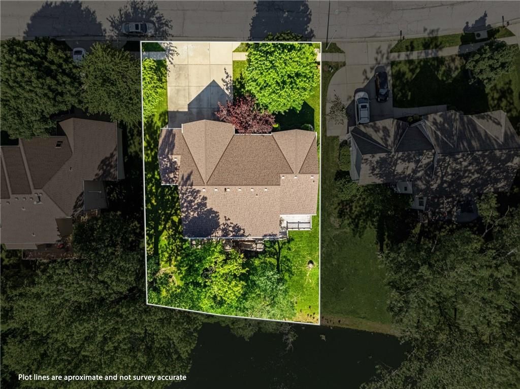 7809 N Revere Drive — photo 42