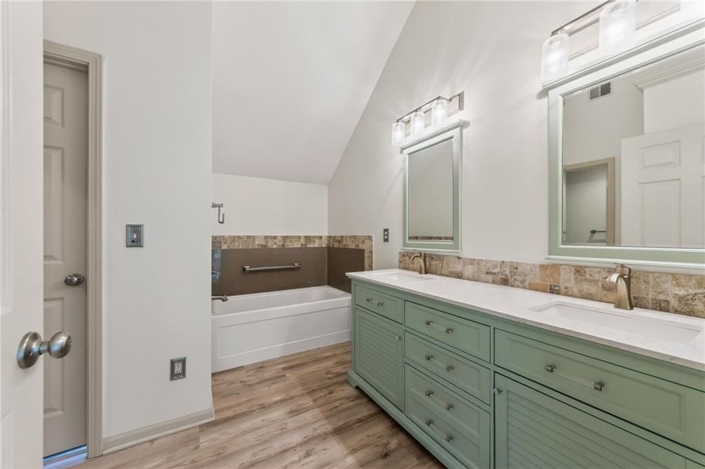 9027 N Manning Avenue — photo 26