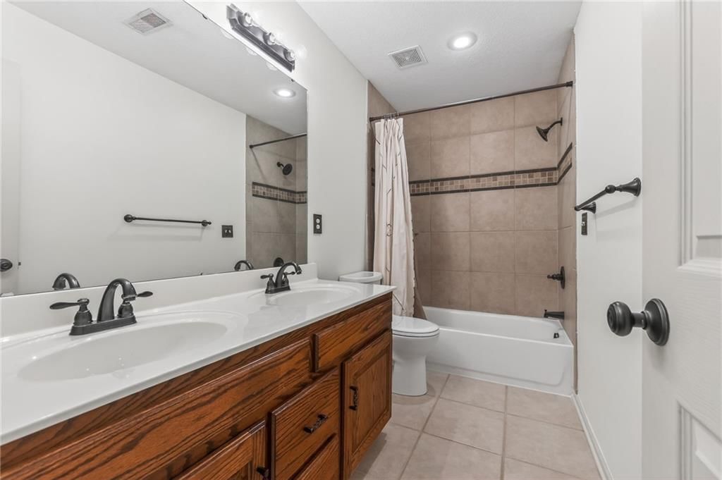 9027 N Manning Avenue — photo 35