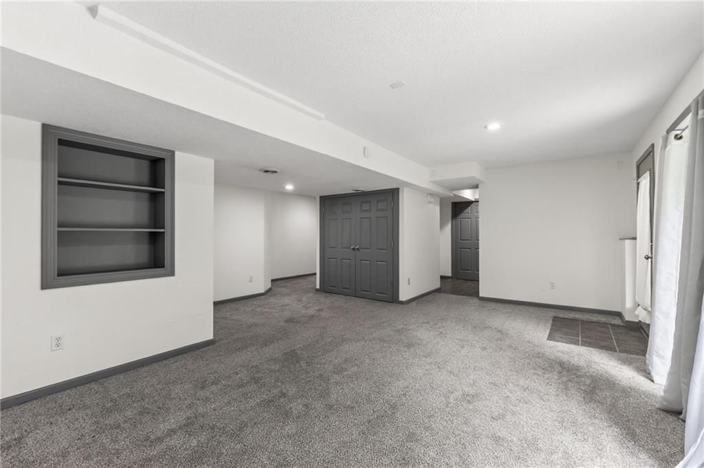 9027 N Manning Avenue — photo 38