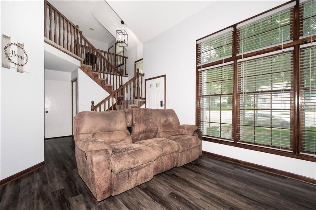 15216 W 132nd Place — photo 2