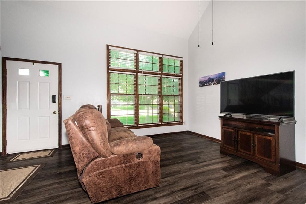 15216 W 132nd Place — photo 3