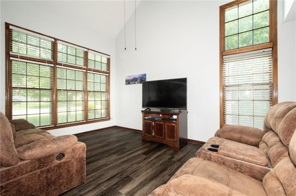15216 W 132nd Place — photo 4