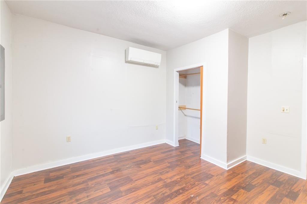 1830 Poplar Street — photo 12