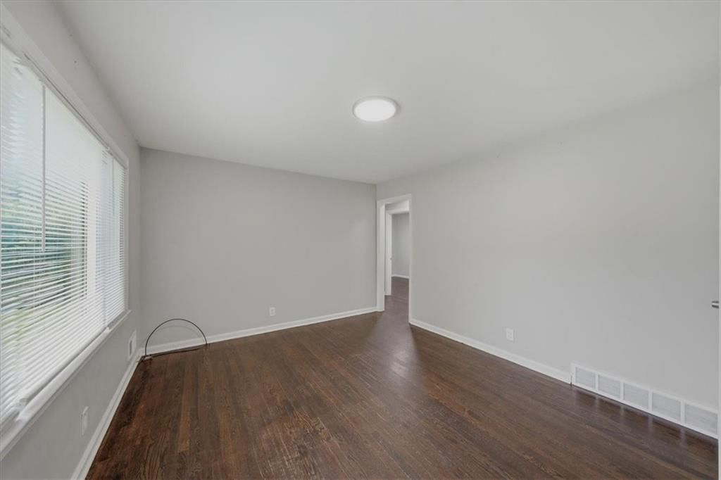 10001 Bellaire Avenue — photo 4