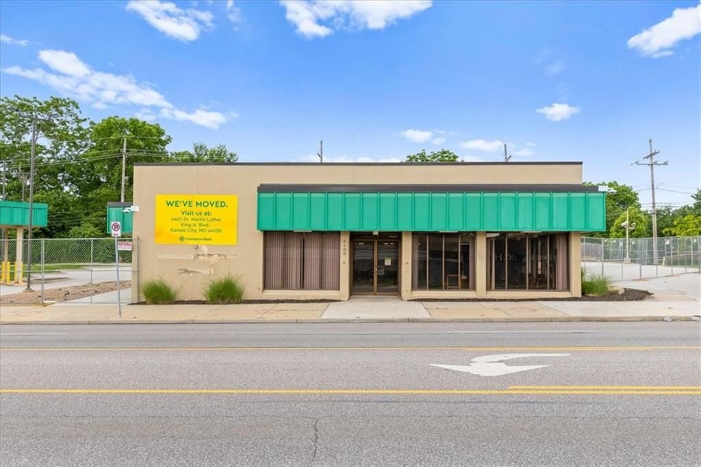 6100 Troost Avenue — photo 1