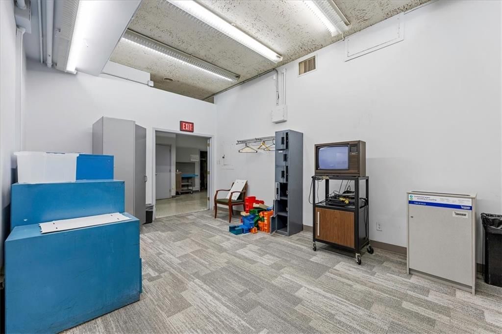 6100 Troost Avenue — photo 19