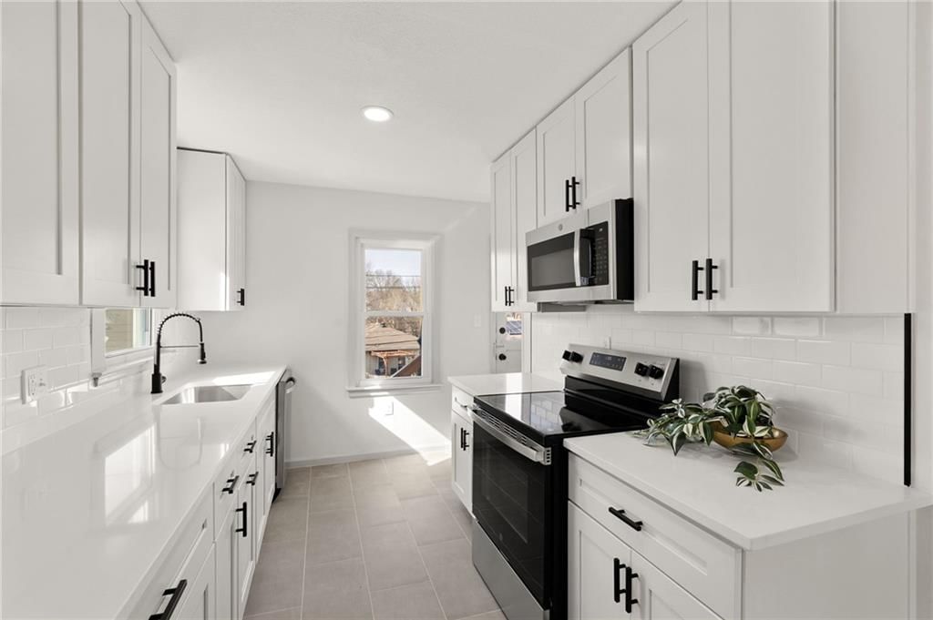 822 E 72nd Street — photo 14