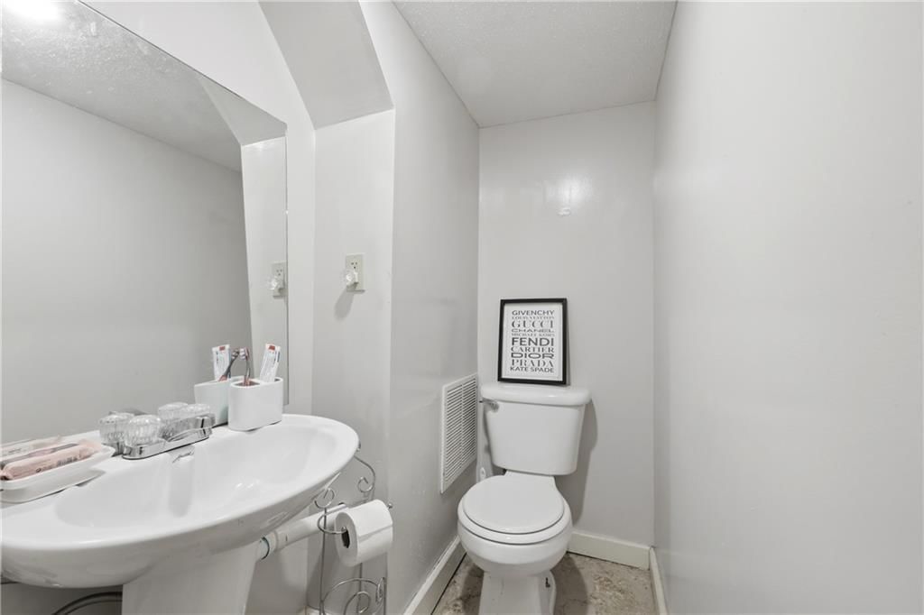 504 NE Lynn Street — photo 21