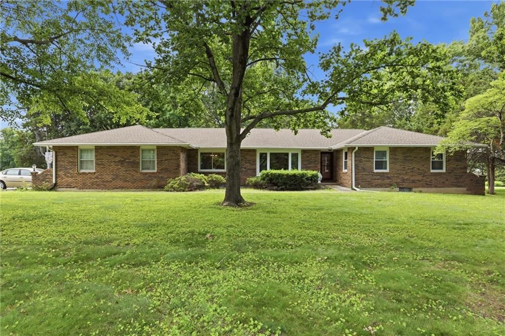 15960 Nall Avenue, Stilwell, KS