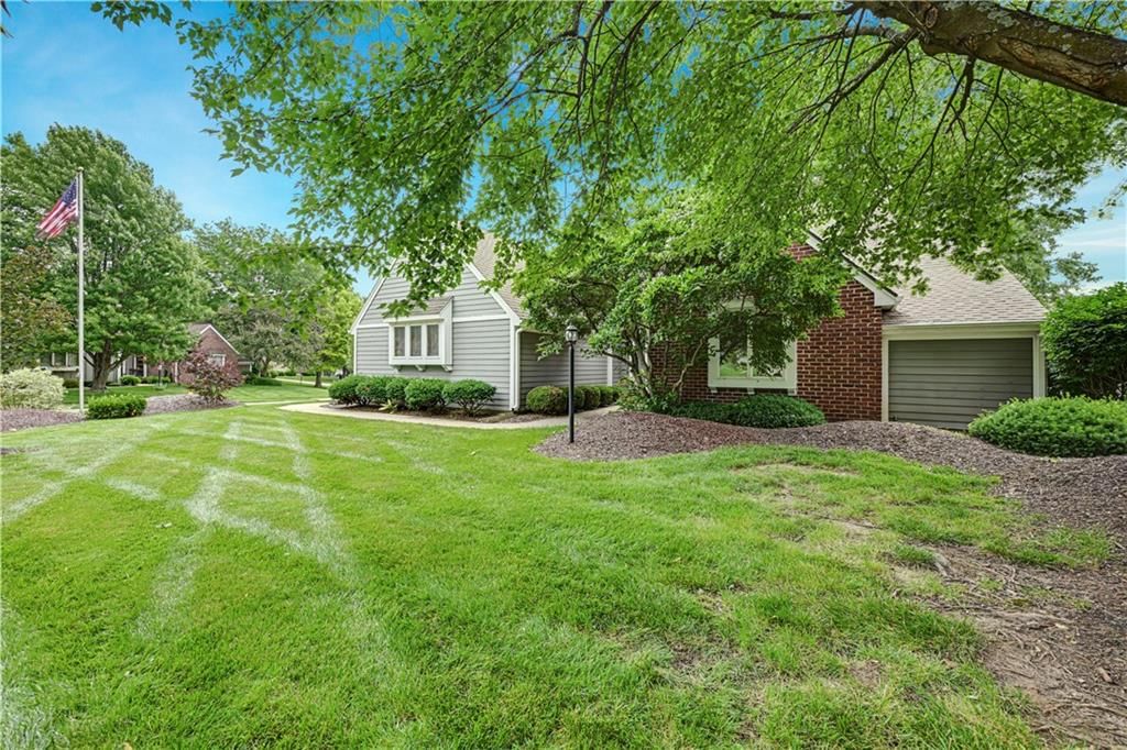 12313 Pembroke Lane — photo 2