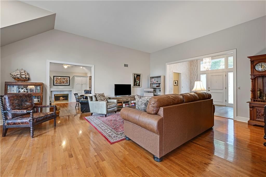 12313 Pembroke Lane — photo 5