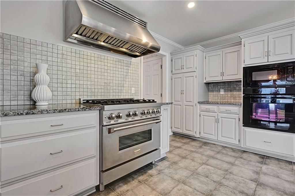 12313 Pembroke Lane — photo 25