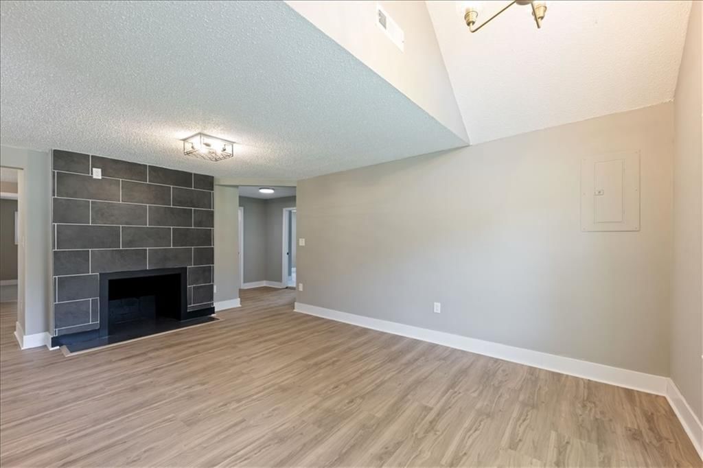 8005 Harris Avenue — photo 3