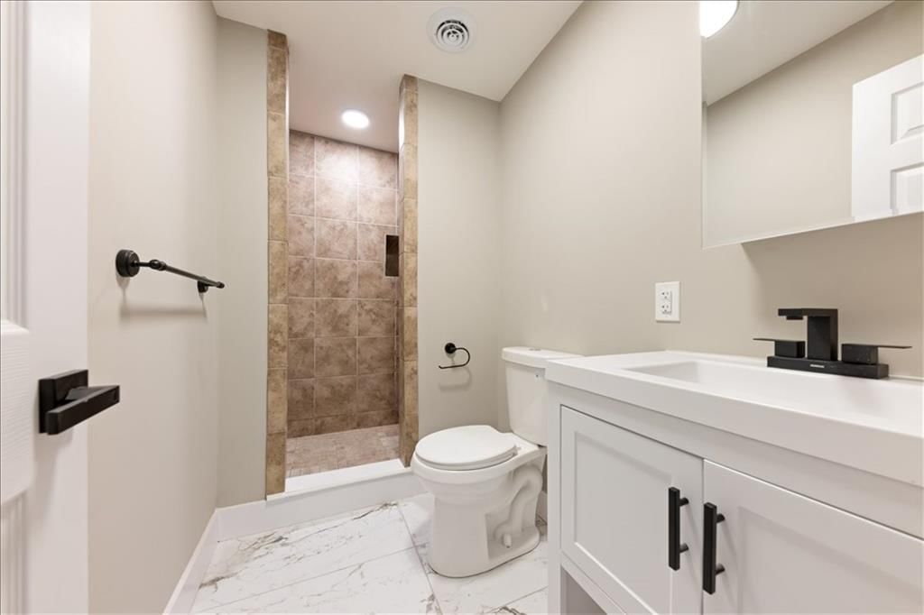 8005 Harris Avenue — photo 12
