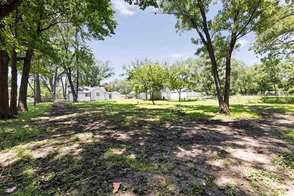 8005 Harris Avenue — photo 24