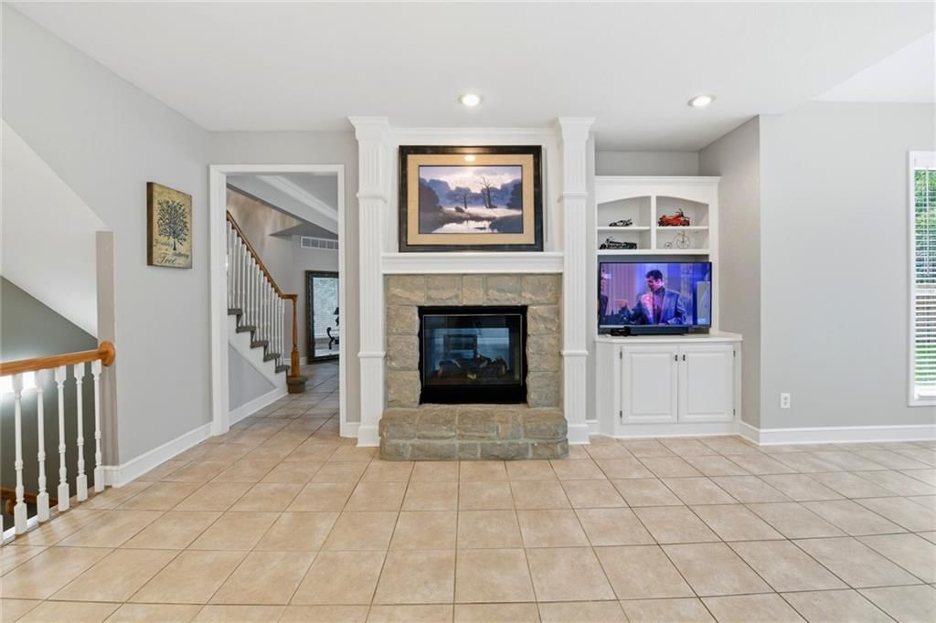 16016 Rosewood Street — photo 16
