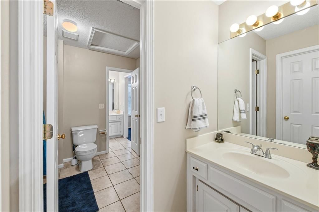16016 Rosewood Street — photo 42