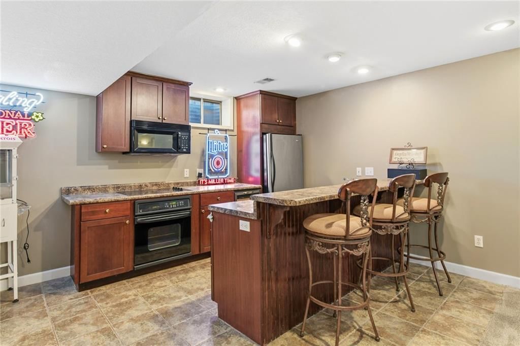 16016 Rosewood Street — photo 48