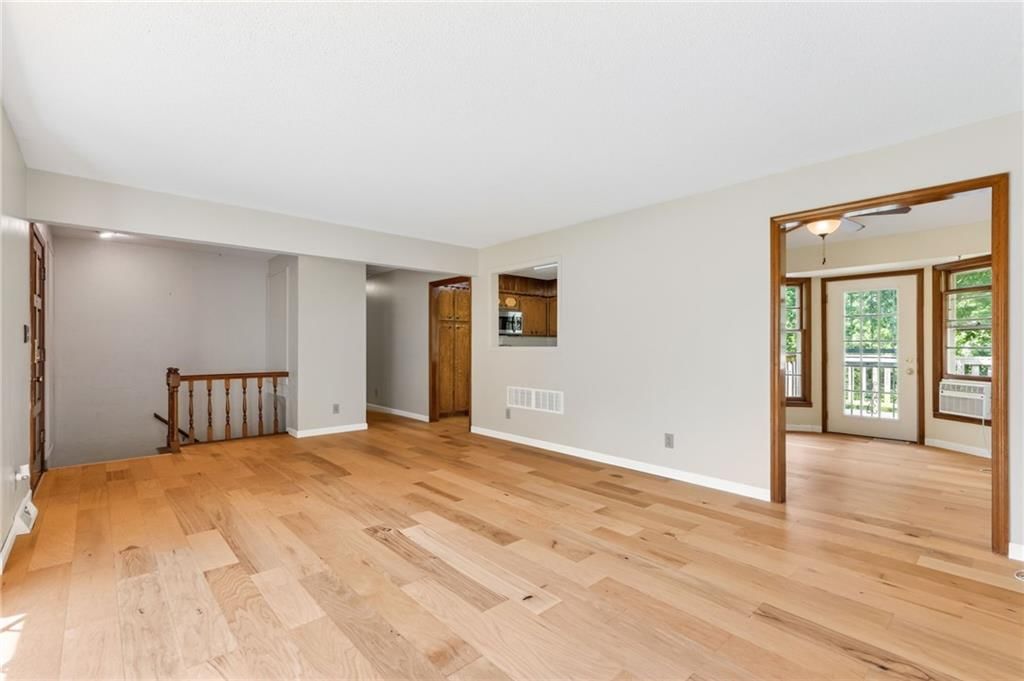 6832 Sterling Avenue — photo 7
