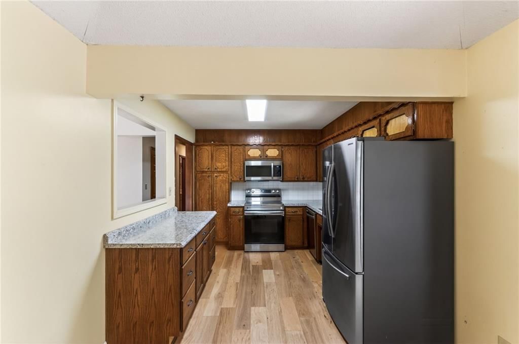 6832 Sterling Avenue — photo 9