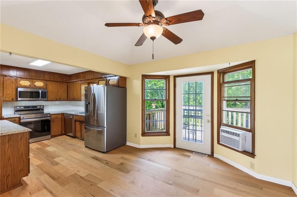 6832 Sterling Avenue — photo 10