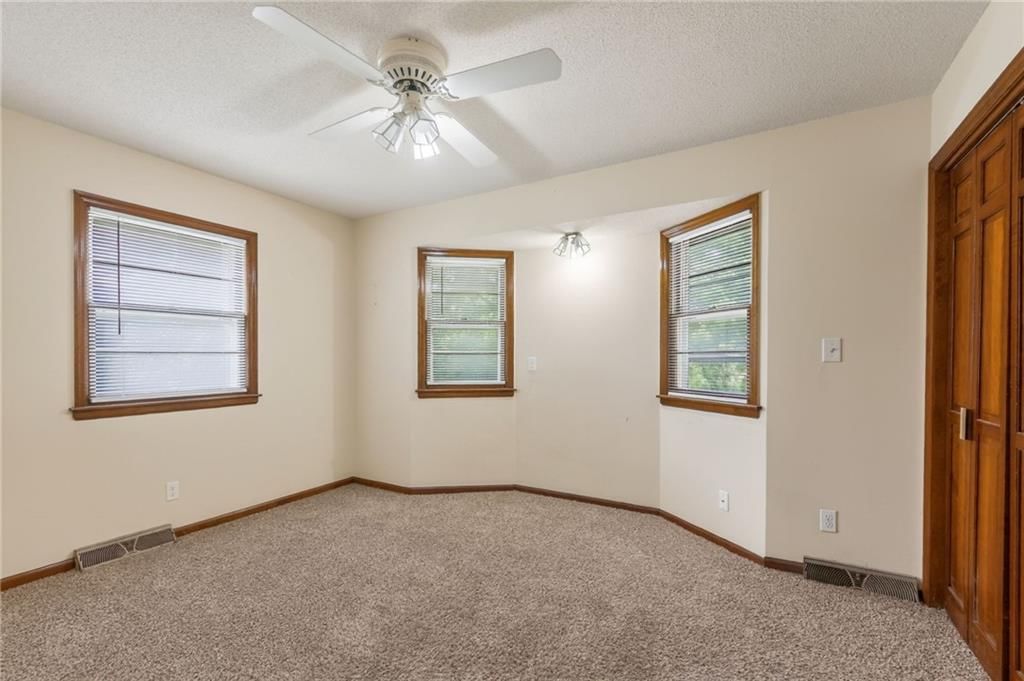 6832 Sterling Avenue — photo 15