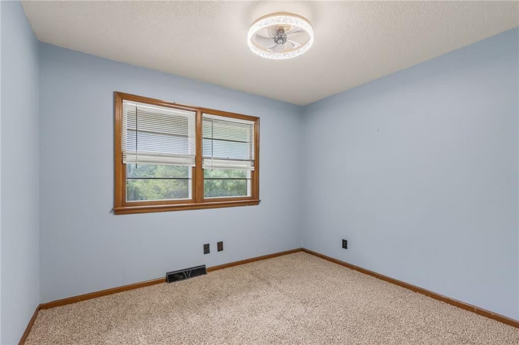 6832 Sterling Avenue — photo 17