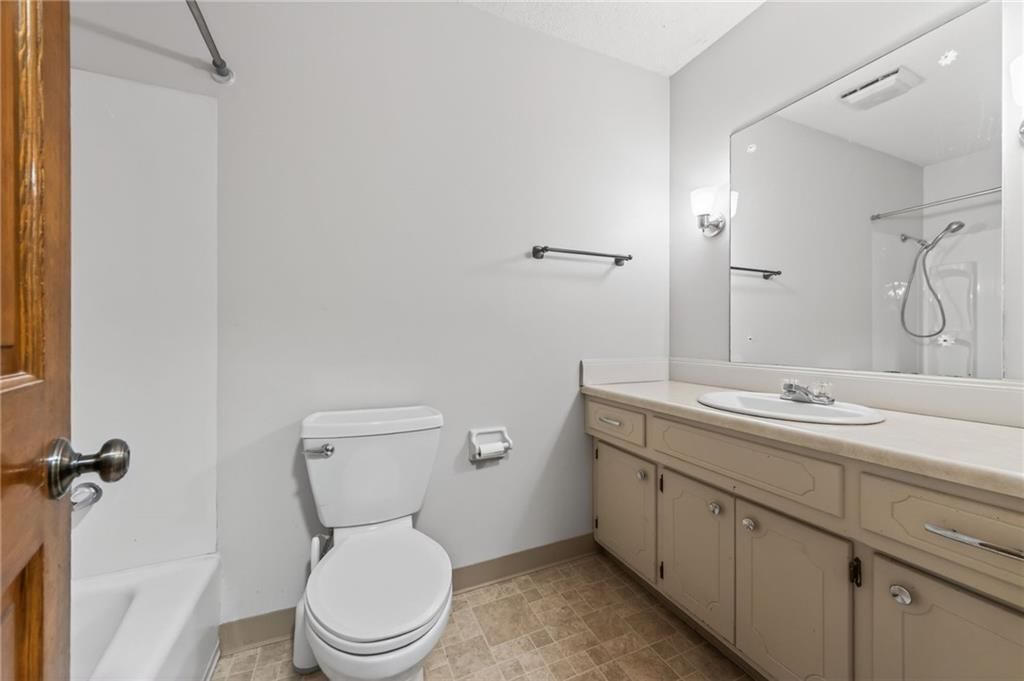6832 Sterling Avenue — photo 19