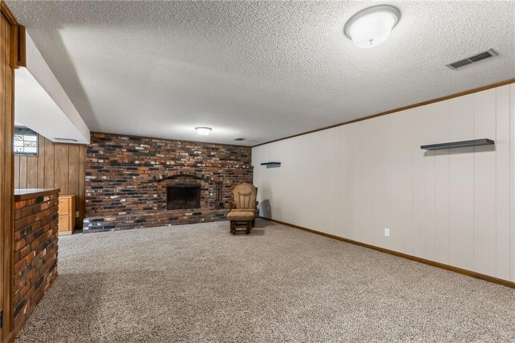 6832 Sterling Avenue — photo 20