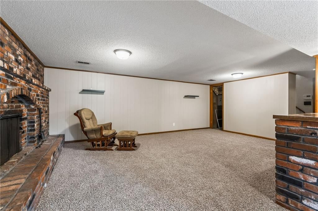 6832 Sterling Avenue — photo 22