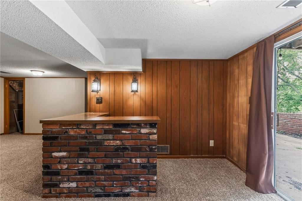 6832 Sterling Avenue — photo 24