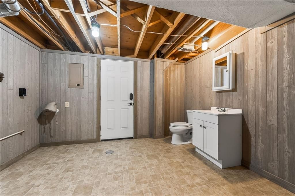 6832 Sterling Avenue — photo 25
