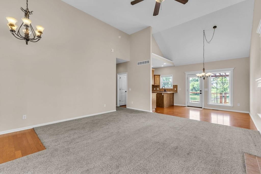 2708 Meadow Ridge Drive — photo 6