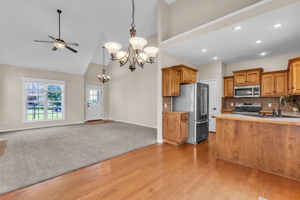 2708 Meadow Ridge Drive — photo 9