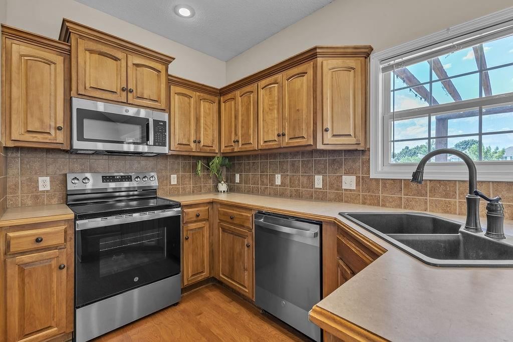 2708 Meadow Ridge Drive — photo 11