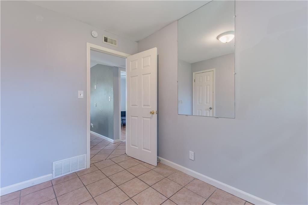 4525 Freeman Avenue — photo 9